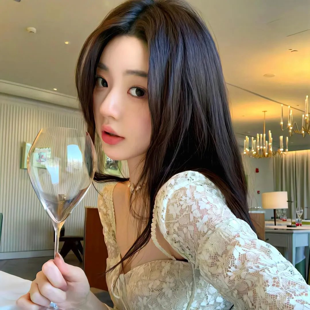 年轻女孩爱过来